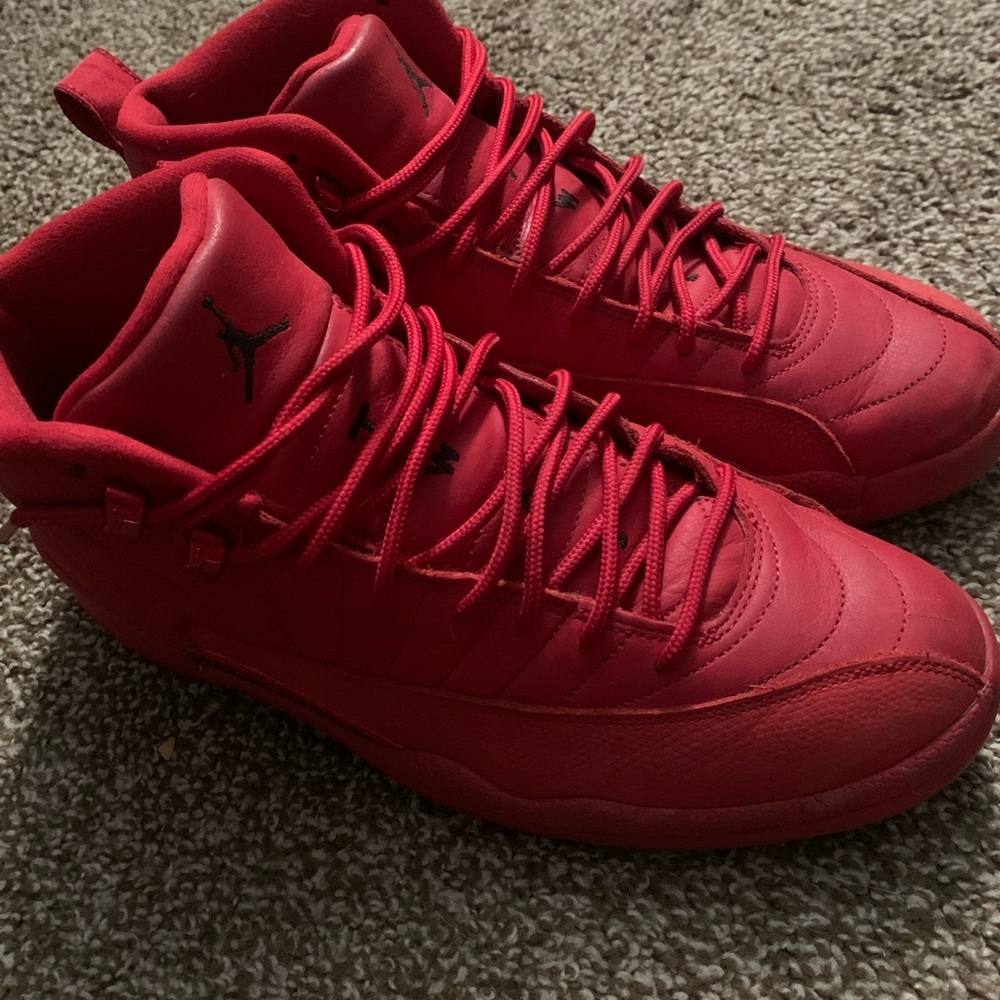 Jordan 12 “Gym red”